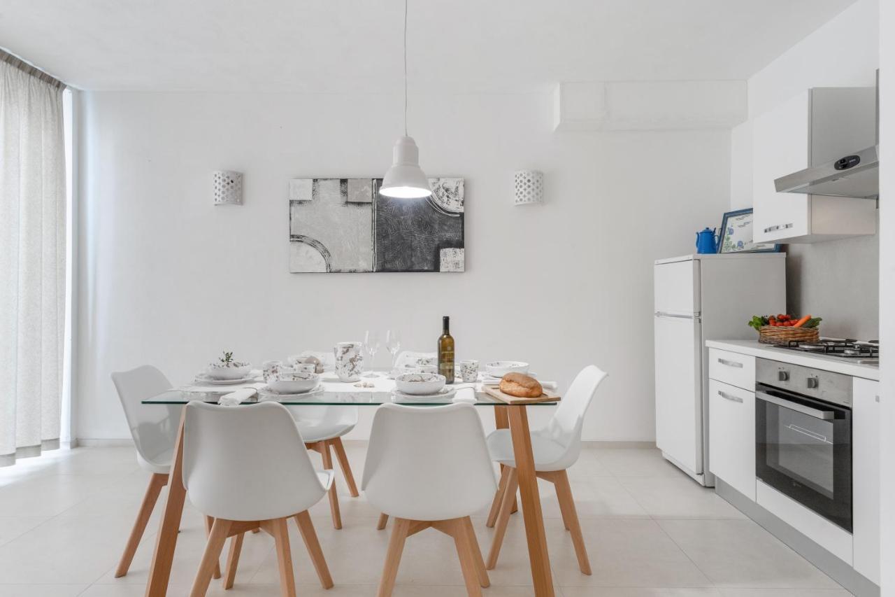 Millebolleblu Apartments ลิโด มารีนี ภายนอก รูปภาพ